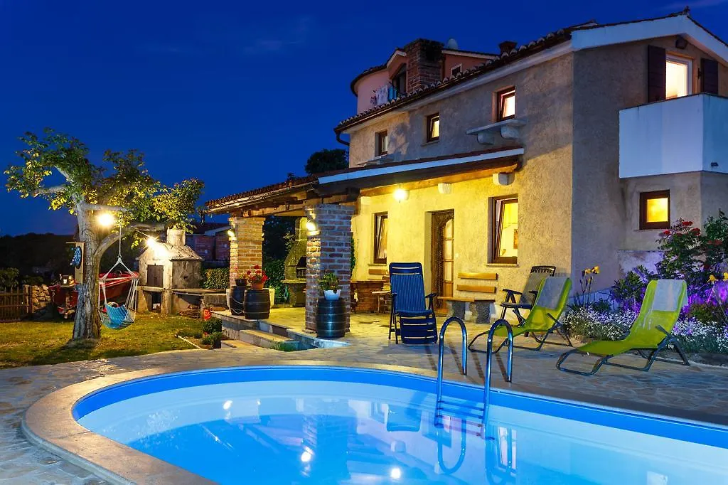 Willa House Poljica With A Pool